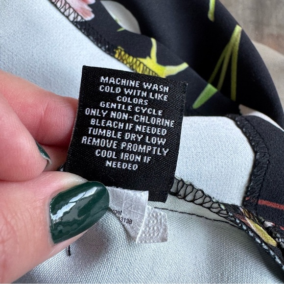 VICTORIA BECKHAM x TARGET Black English Floral Dress Sheath Crew Sleeveless - Picture 2 of 8